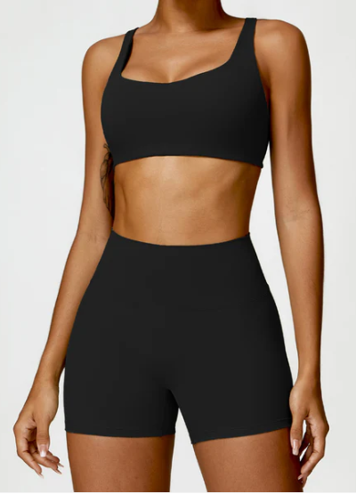RUN•AKTIV Sports Set – Sports Bra + High-Waisted Shorts (2-Piece Set)